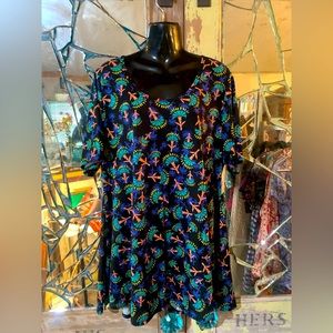 Women’s lulaRoe top